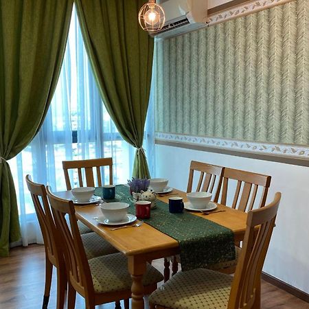 8Pax Cozy Home Stay Jazz Suites 1 Vivacity Kuching Sarawak 3Br Extérieur photo
