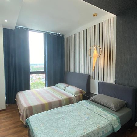 8Pax Cozy Home Stay Jazz Suites 1 Vivacity Kuching Sarawak 3Br Extérieur photo