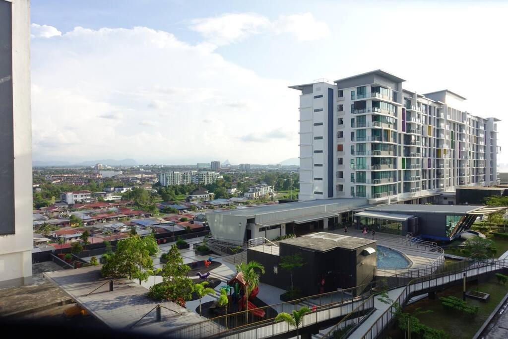 8Pax Cozy Home Stay Jazz Suites 1 Vivacity Kuching Sarawak 3Br Extérieur photo